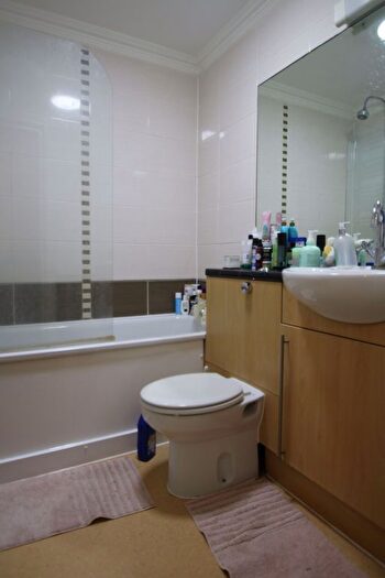 1 Bedroom Flat To Rent In Brenthouse Road, Hackney, E9