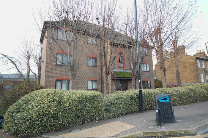 1 Bedroom Flat To Rent In Ealing Road, Brentford, TW8