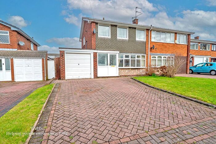 3 Bedroom Semi Detached House For Sale In Beaumont Close, Great Wyrley, Walsall, WS6