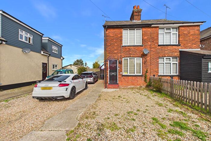 3 Bedroom Semi-Detached House For Sale In Coggeshall Road Braintree, CM7