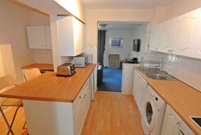 5 Bedroom End Of Terrace House To Rent In Cherrywood Avenue, Englefield Green, Egham, TW20