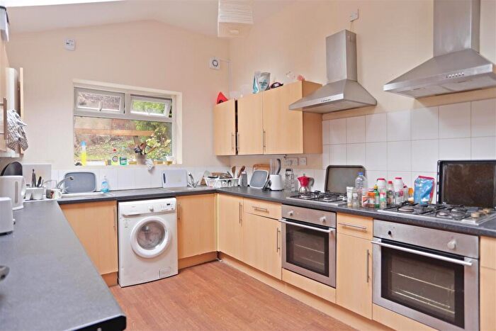 7 Bedroom Terraced House To Rent In Moorgate Avenue, Sheffield, S10