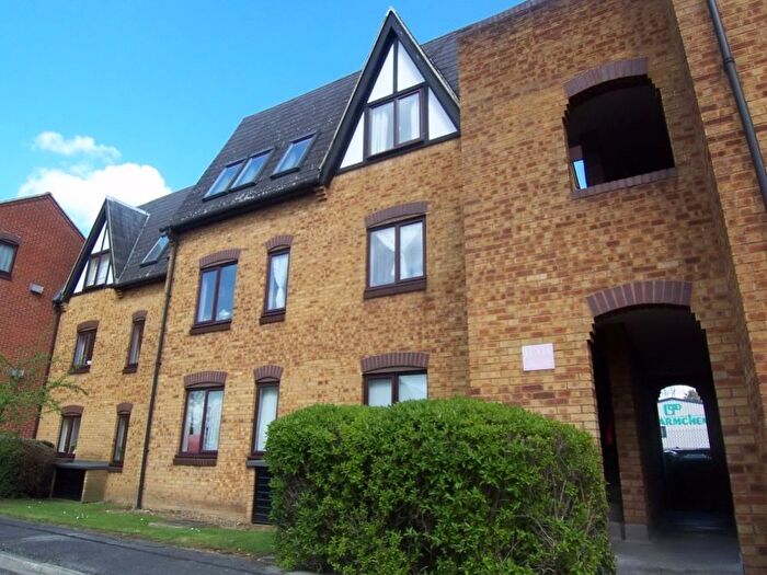 Studio For Sale In Badgers Close, Harrow, HA1