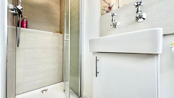 4 Bedroom Terraced House To Rent In Upperton Road West, London, E13