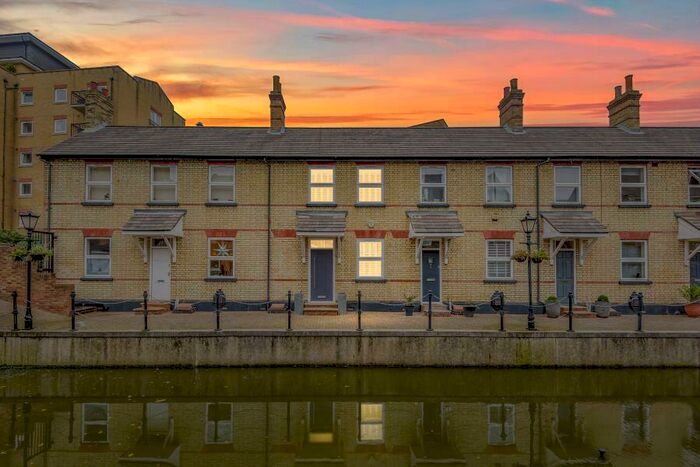 2 Bedroom Terraced House For Sale In Albert Mews Limehouse, E14