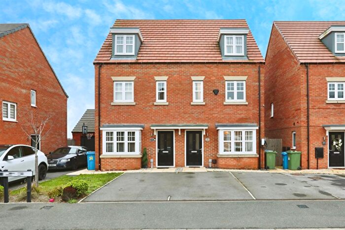 3 Bedroom Semi Detached House For Sale In Linby Drive, Bircotes, Doncaster, DN11