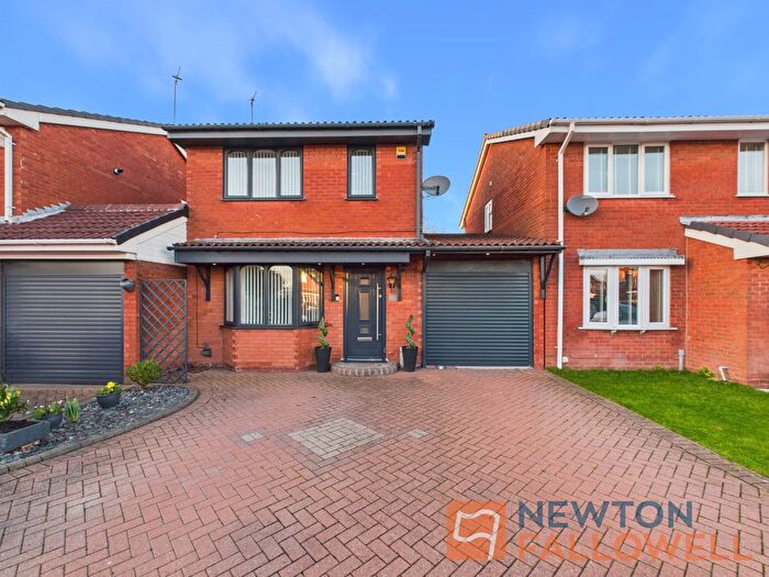 3 Bedroom Detached House For Sale In Rowan Drive, Essington, WV11