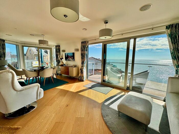 2 Bedroom Apartment For Sale In Pierhead, Exmouth, EX8