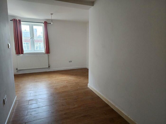 2 Bedroom Apartment To Rent In Chapel Street, Woking, GU21