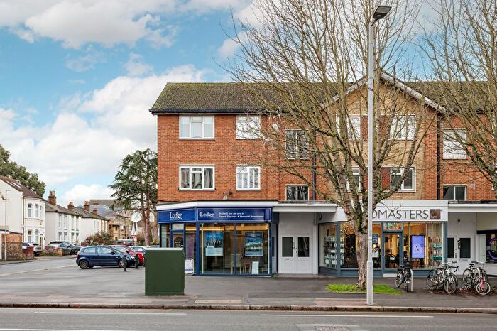 2 Bedroom Flat For Sale In Coombe Road, New Malden, KT3