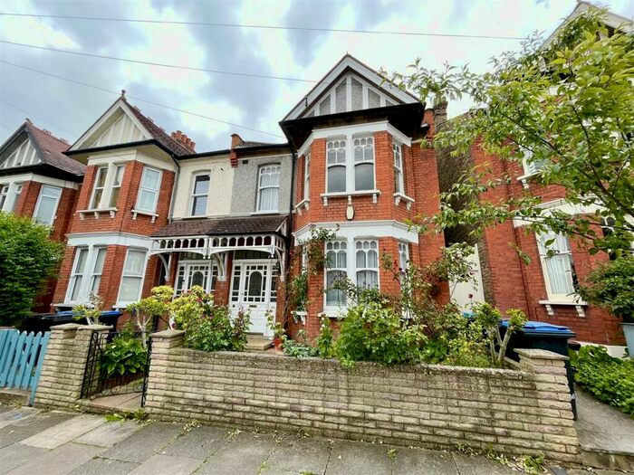 3 Bedroom House To Rent In Windsor Road, London, N13