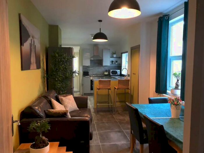 5 Bedroom House To Rent In Heathfield Road, Heath, Cardiff, CF14