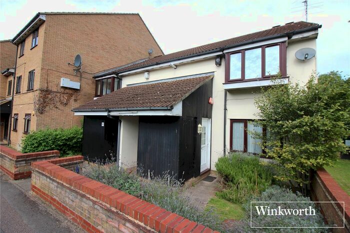 2 Bedroom Flat To Rent In Lion Court, Studio Way, Borehamwood, Hertfordshire, WD6