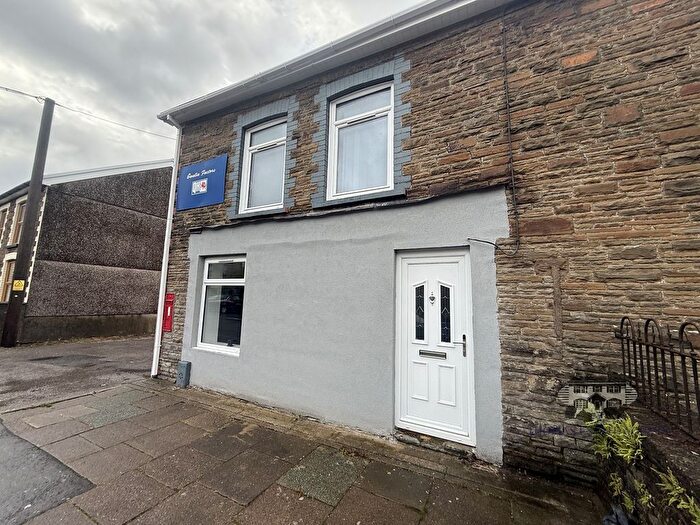 2 Bedroom Flat To Rent In High Street, Tonyrefail, Porth, Rhondda Cynon Taff, CF39