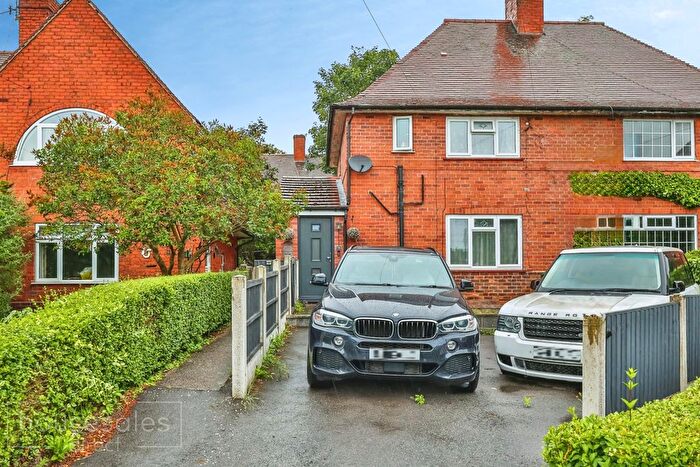 3 Bedroom Semi Detached House For Sale In Pulborough Close, Nottingham, NG5