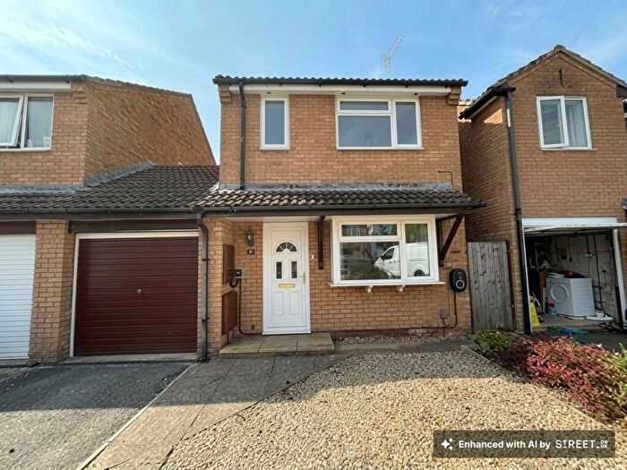 3 Bedroom Detached House To Rent In Swallow Park, Thornbury, BS35