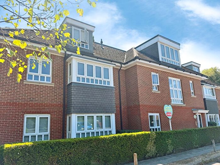 2 Bedroom Flat For Sale In Beaumaris Parade, Balmoral Drive, Frimley, GU16