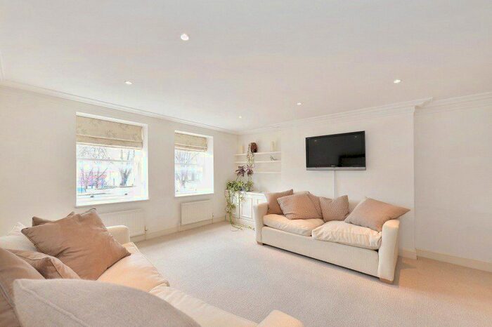 2 Bedroom Flat To Rent In Earls Court Square, Earls Court, SW5