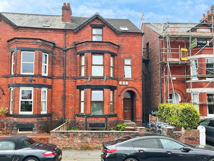 2 Bedroom Flat For Sale In Goulden Road, West Didsbury, Manchester, M20