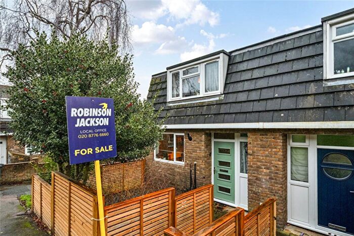 3 Bedroom End Of Terrace House For Sale In Bradford Close, Sydenham, London, SE26