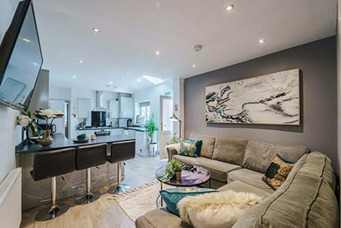 6 Bedroom Terraced House To Rent In Dawlish Road, Selly Oak, Birmingham, B29