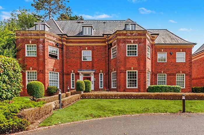 2 Bedroom Flat For Sale In John Cullis Gardens, Leamington Spa, CV32