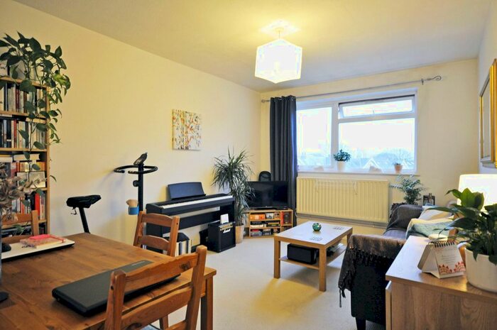 1 Bedroom Flat To Rent In Cheney Court, Waldram Park Road, Forest Hill SE23