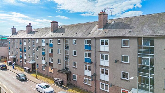 2 Bedroom Flat For Sale In Stormont Street, Perth, PH1