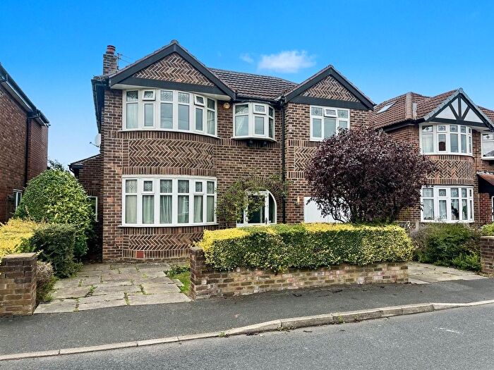 4 Bedroom Detached House For Sale In Greenhill Road, Timperley, Altrincham, WA15