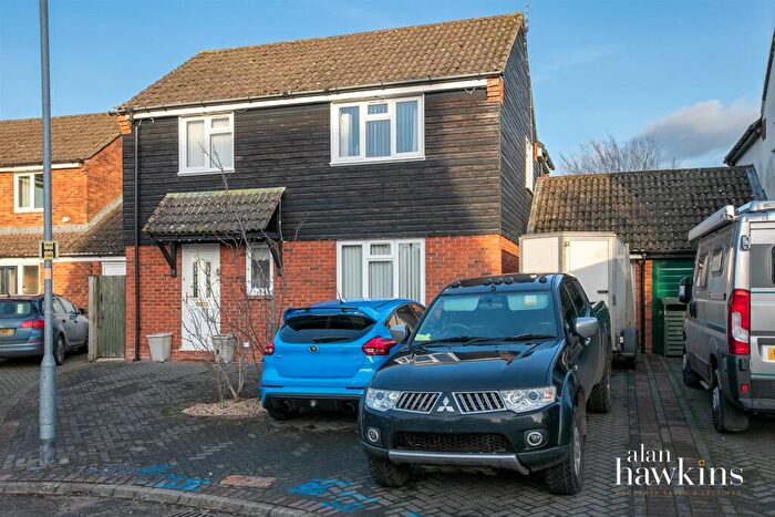 4 Bedroom Detached House For Sale In High Mead, Woodshaw, Royal Wootton Bassett, SN4