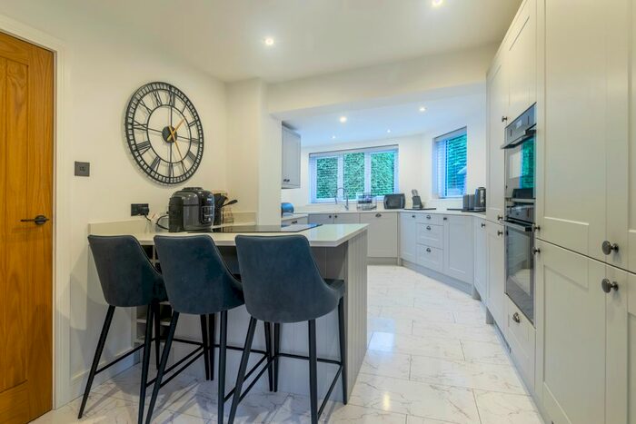 4 Bedroom Detached House For Sale In Pinfold Close, Bickerton, LS22