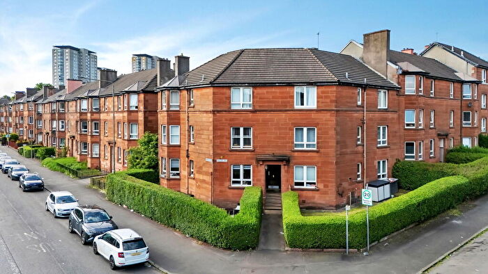 2 Bedroom Flat For Sale In Raploch Avenue, Scotstoun, G14