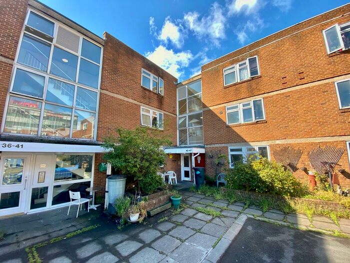 1 Bedroom Flat To Rent In Mayflower Square, Brighton, BN1