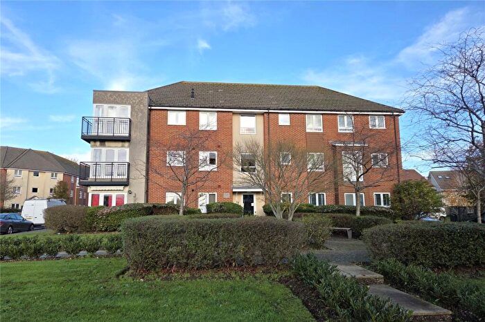 2 Bedroom Apartment For Sale In Dale Square, Havant, Hampshire, PO9