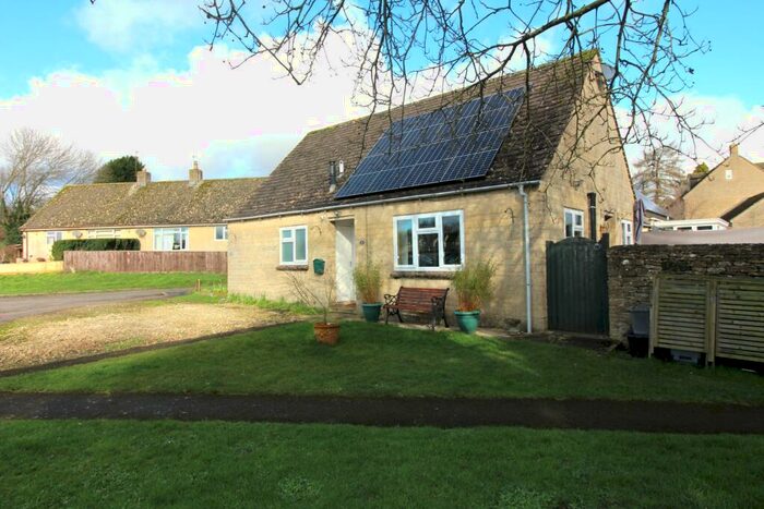 2 Bedroom Bungalow For Sale In Orchard Close, Salford, OX7