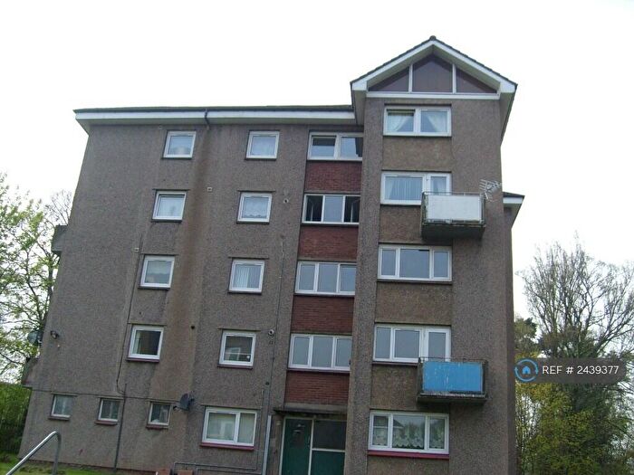 3 Bedroom Flat To Rent In Kelvin Gardens, Hamilton, ML3