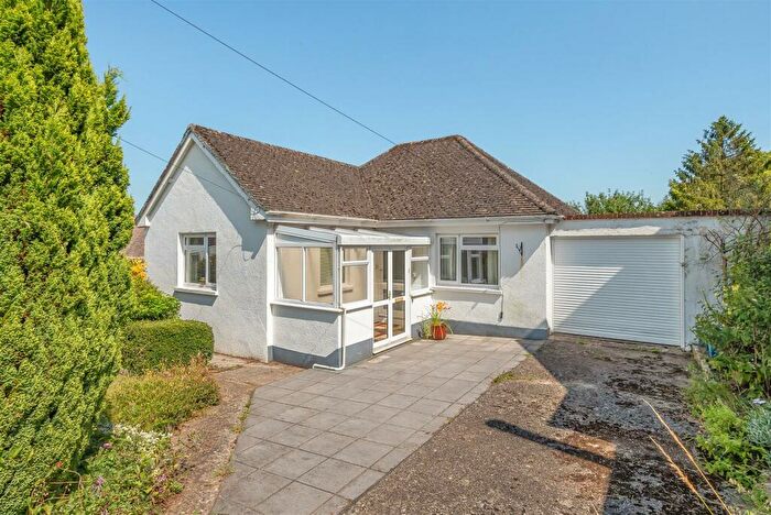 3 Bedroom Detached Bungalow For Sale In Dragons Mead, Axminster, EX13