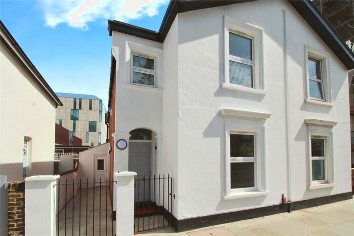 2 Bedroom Semi-Detached House To Rent In Penrhyn Road, Kingston Upon Thames, KT1