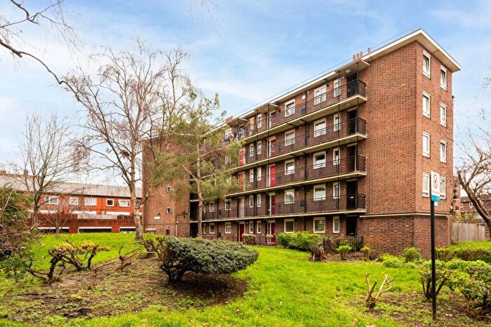 2 Bedroom Flat For Sale In Massinger Street, Elephant And Castle, London, SE17