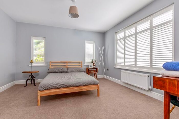 4 Bedroom Detached House For Sale In Castle Avenue, Havant, PO9