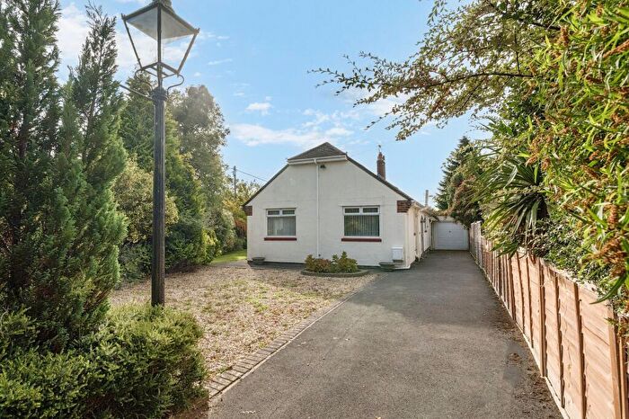 2 Bedroom Detached Bungalow For Sale In The Drive, Churchill, BS25