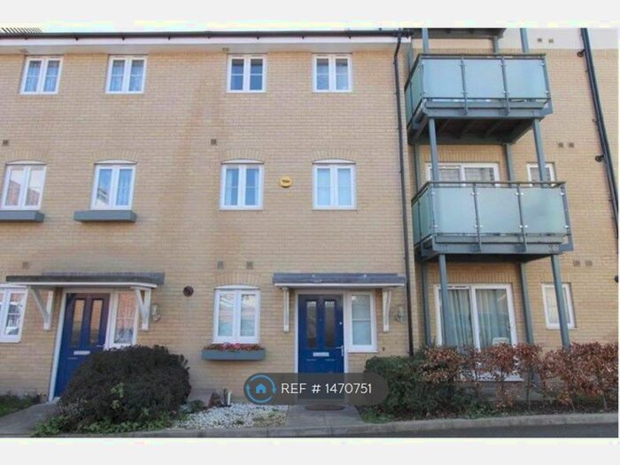 4 Bedroom Terraced House To Rent In Harman Rise, Ilford, IG3