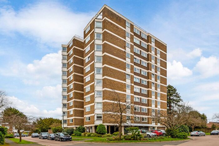 2 Bedroom Flat For Sale In Hamble Court, Broom Park, Teddington, TW11