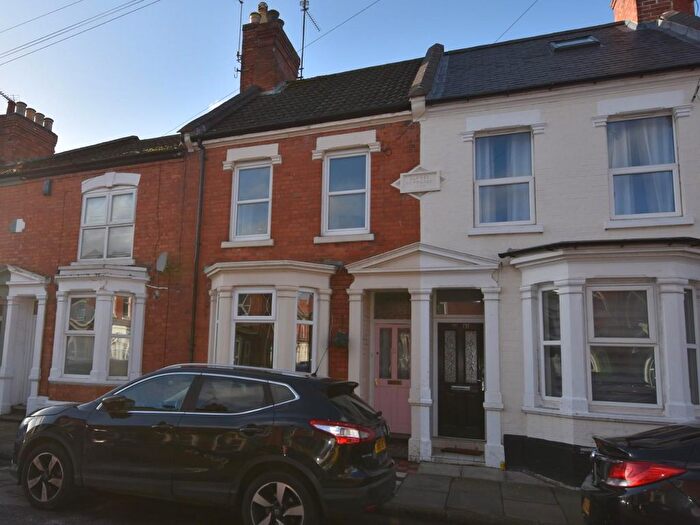 3 Bedroom Terraced House For Sale In Ivy Road, Abington, Northampton, NN1