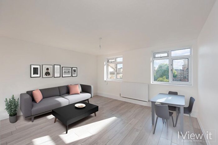 2 Bedroom Flat To Rent In Temple Court, Thorncroft Street, London, SW8