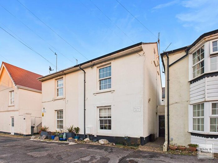 3 Bedroom Maisonette For Sale In Marine Parade, Bognor Regis, PO21