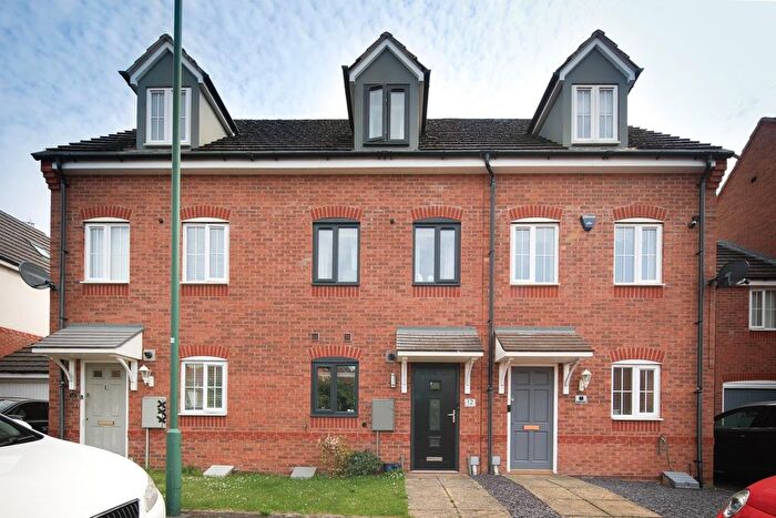 3 Bedroom Town House For Sale In Buckden Close, Chelmsley Wood, Birmingham, B37