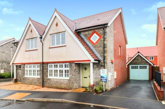 3 Bedroom Semi-Detached House To Rent In Kingdon Way, Holsworthy, EX22