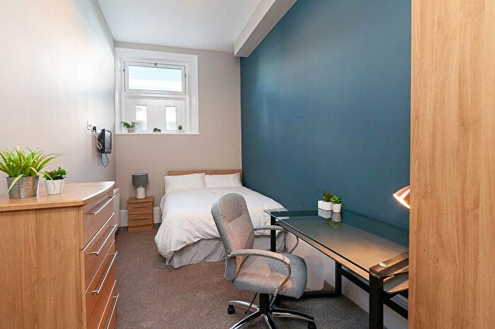 6 Bedroom Apartment To Rent In St. James House, - Portland Terrace, NE2