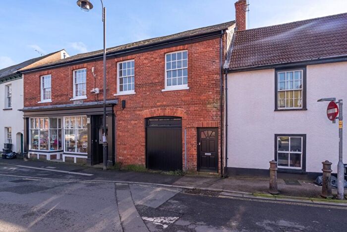 1 Bedroom Flat To Rent In North Street, Crediton, EX17